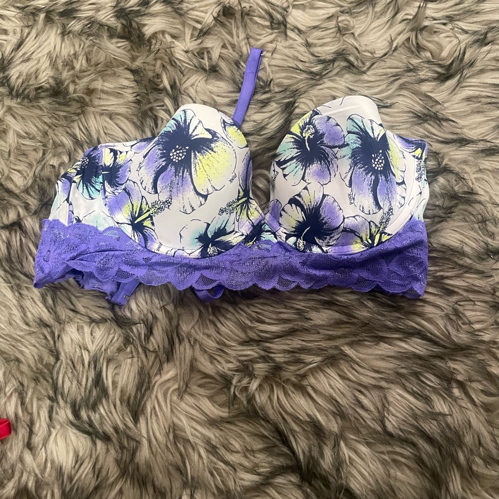Victoria's Secret Purple and White Floral Lace Bra strapless or strap
